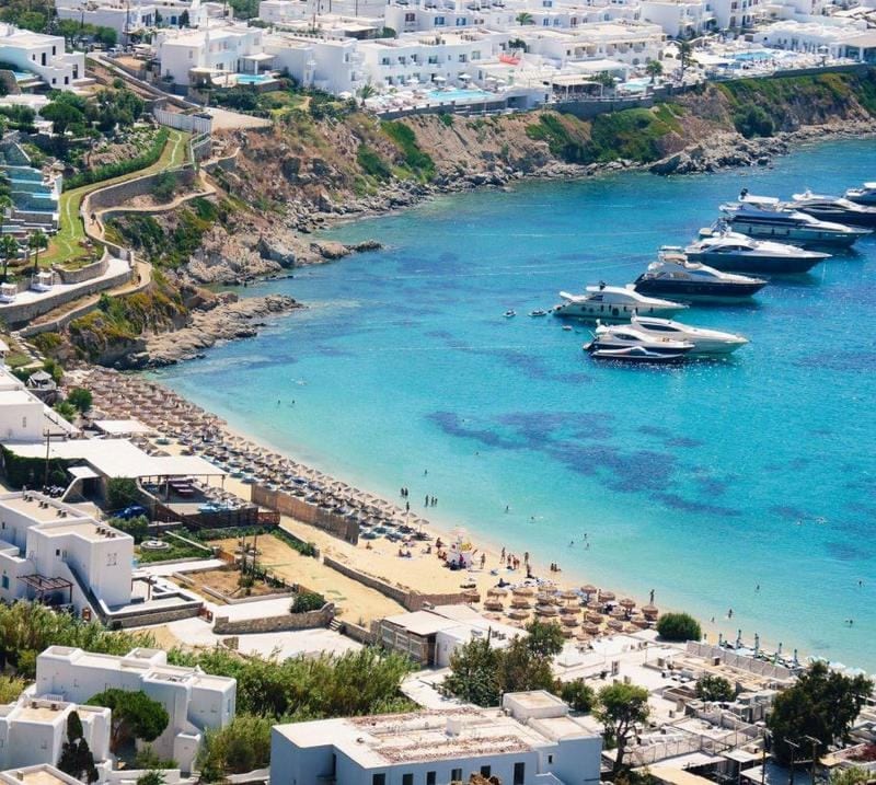Psarou beach