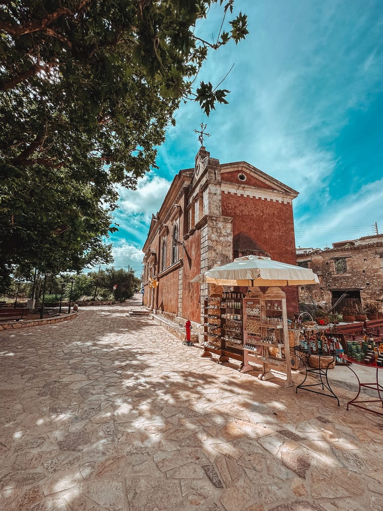 Exo Hora Village
